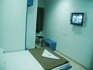 Hotel Relish Vadodara Bagian luar foto